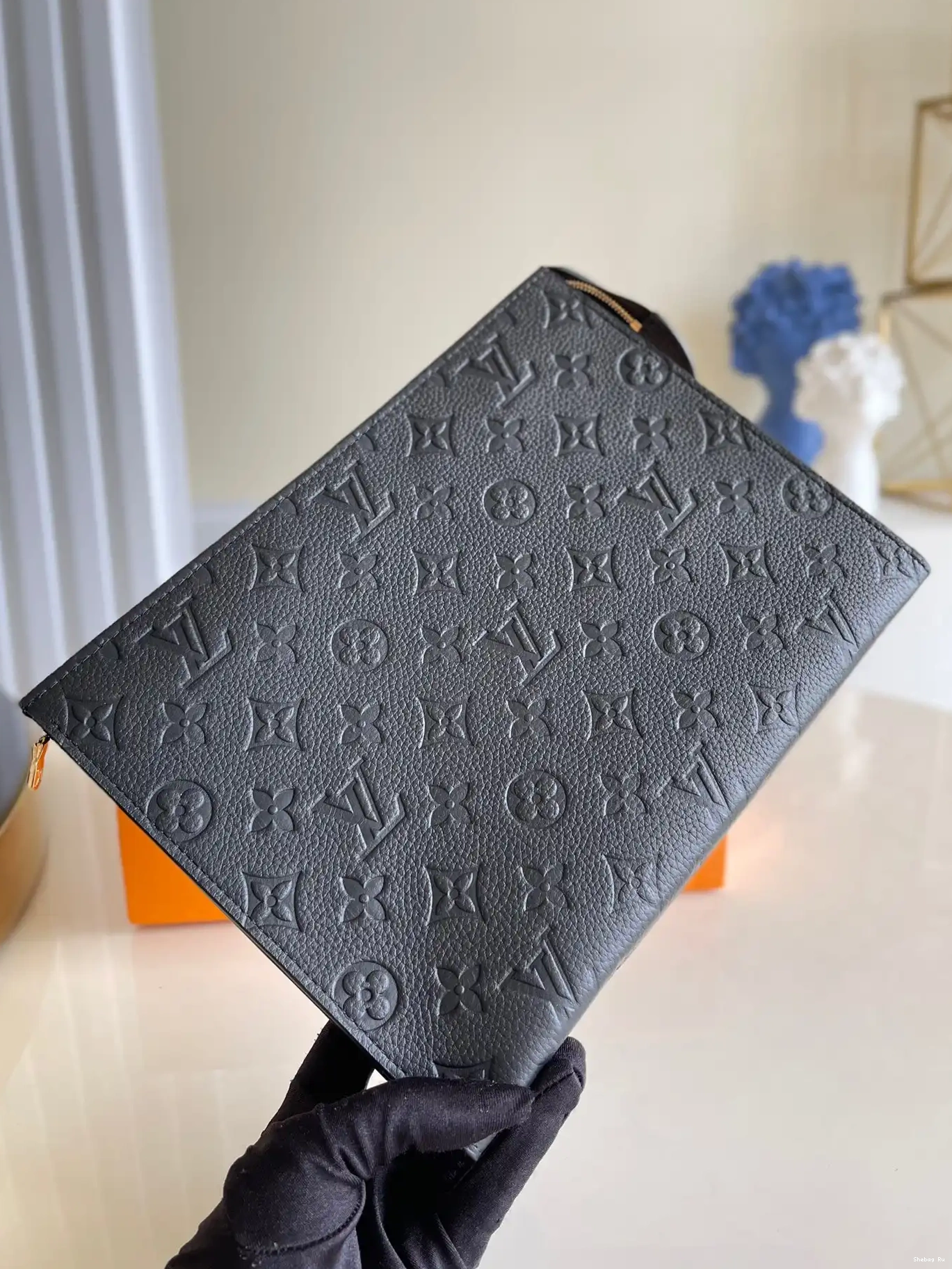 VUITTON LOUIS VOYAGE POCHETTE 0623